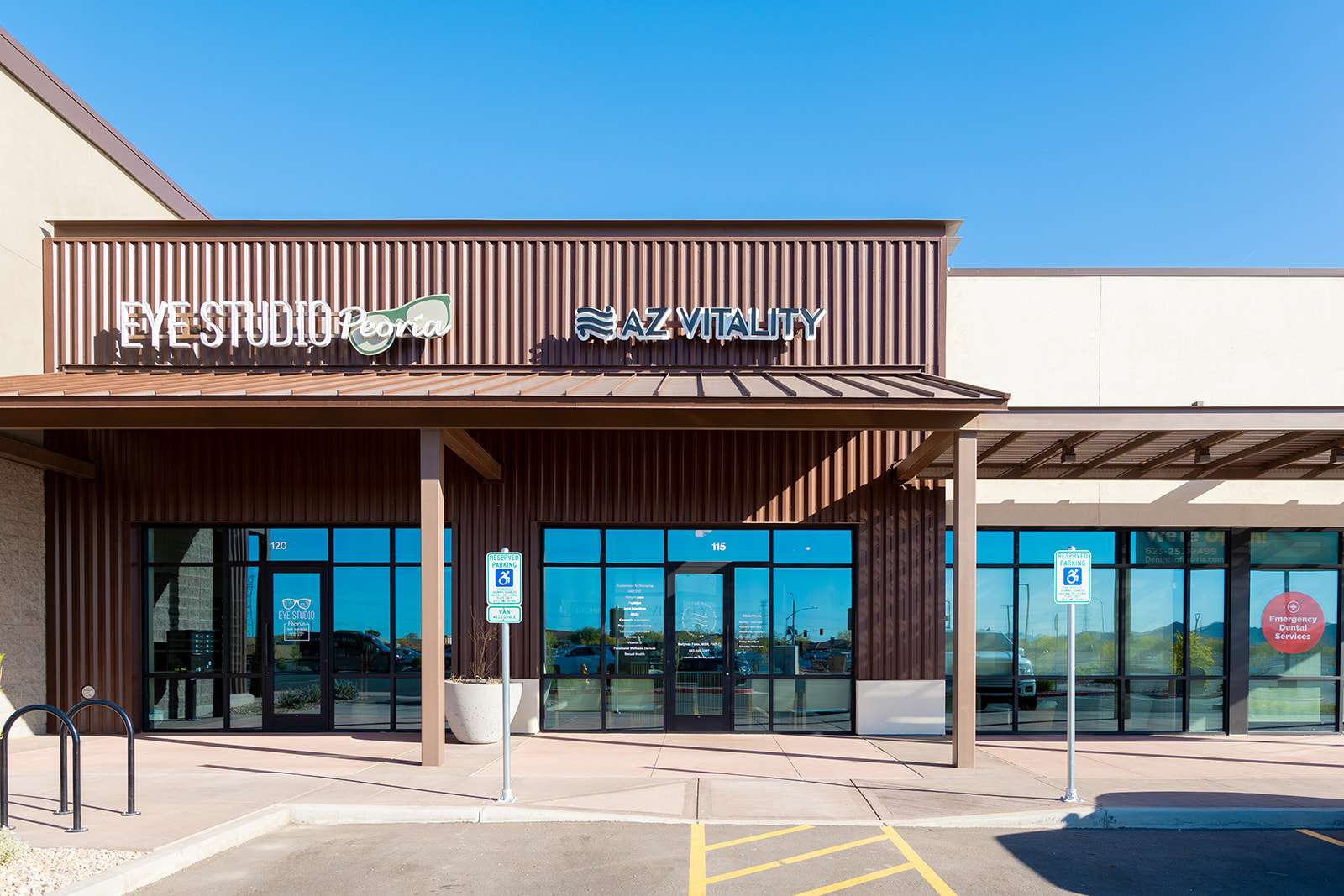 A view of AZ Vitality and Wellness clinic from parking lot