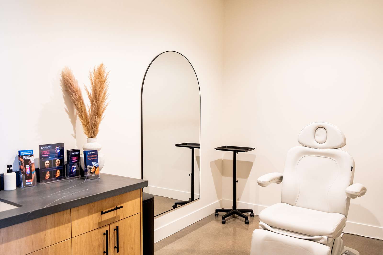A picture of one of the exam rooms where blood may be drawn at az vitality and wellness.